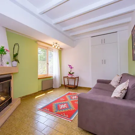 Apartment Sweet Gandria *